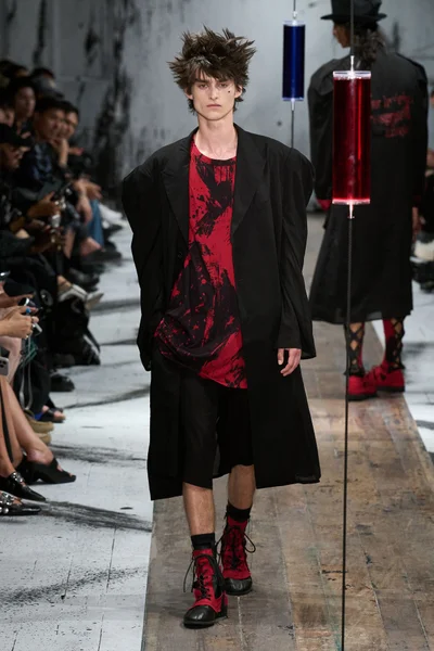 Look 15